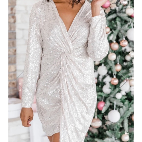 Dresses & Skirts - Silver sequin dress
